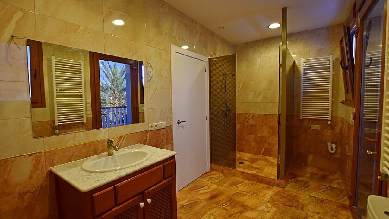 Resale - Villa - Orihuela Costa
