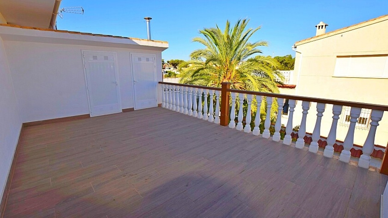Resale - Villa - Orihuela Costa
