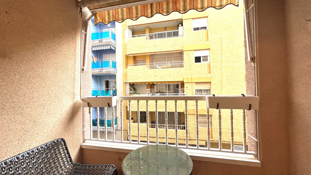 Herverkoop - Apartment - Torrevieja - Playa del Acequión