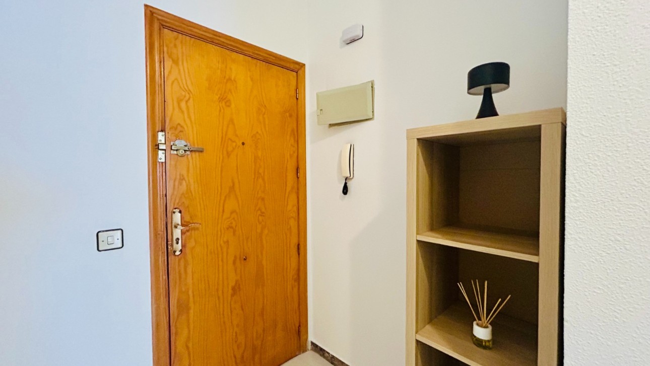 Resale - Apartment - Torrevieja - Playa de los Locos