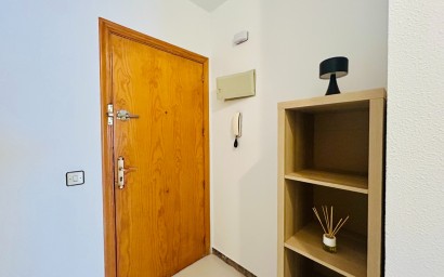 Resale - Apartment - Torrevieja - Playa de los Locos