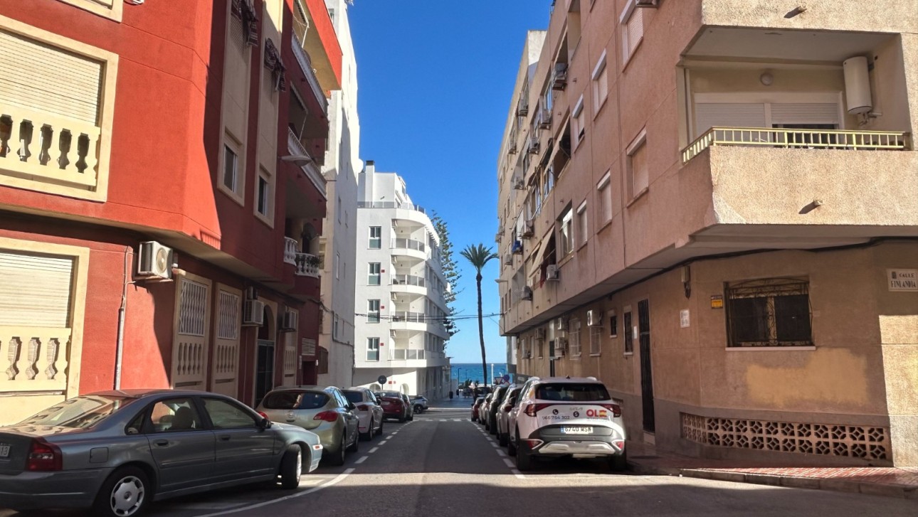 Resale - Apartment - Torrevieja - Playa de los Locos