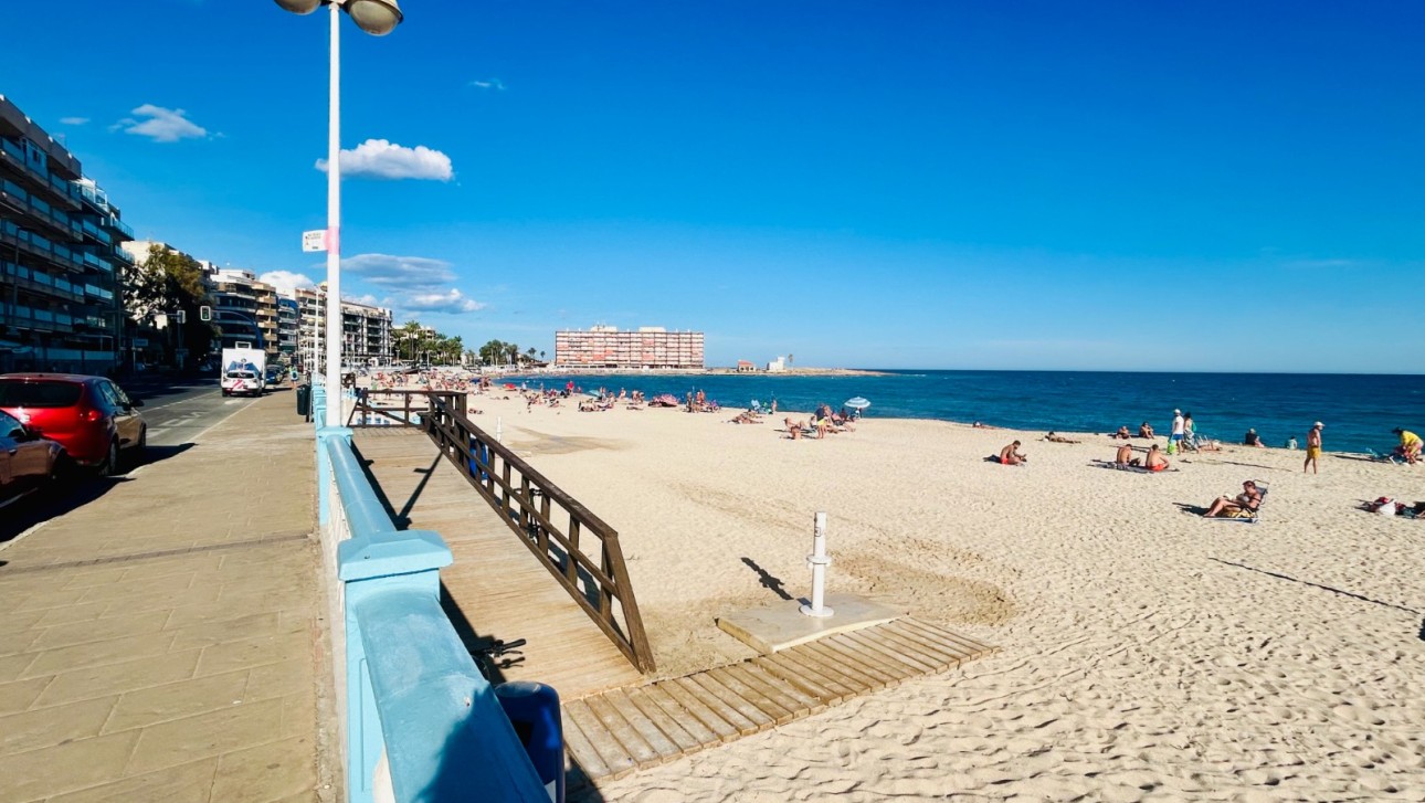 Resale - Apartment - Torrevieja - Playa de los Locos