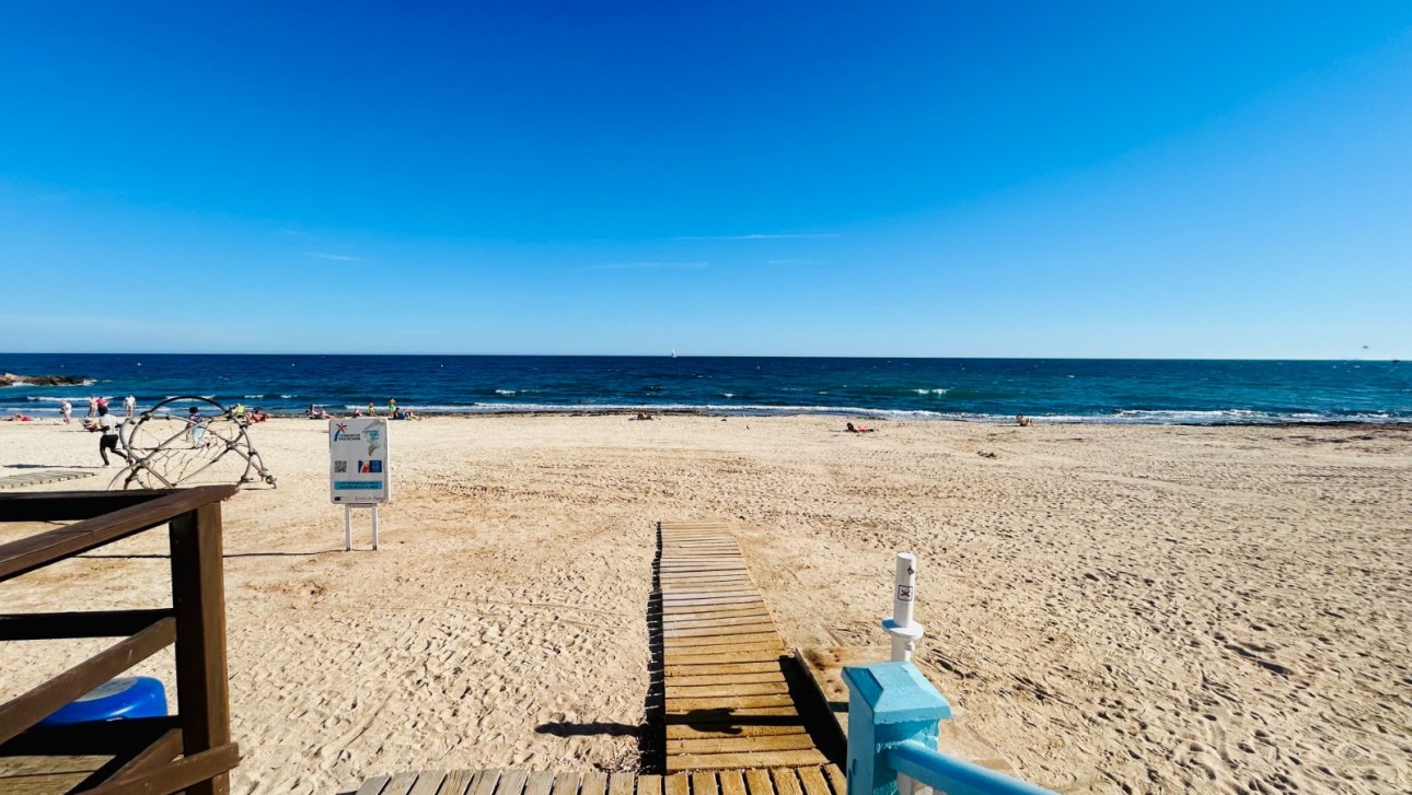 Resale - Apartment - Torrevieja - Playa de los Locos