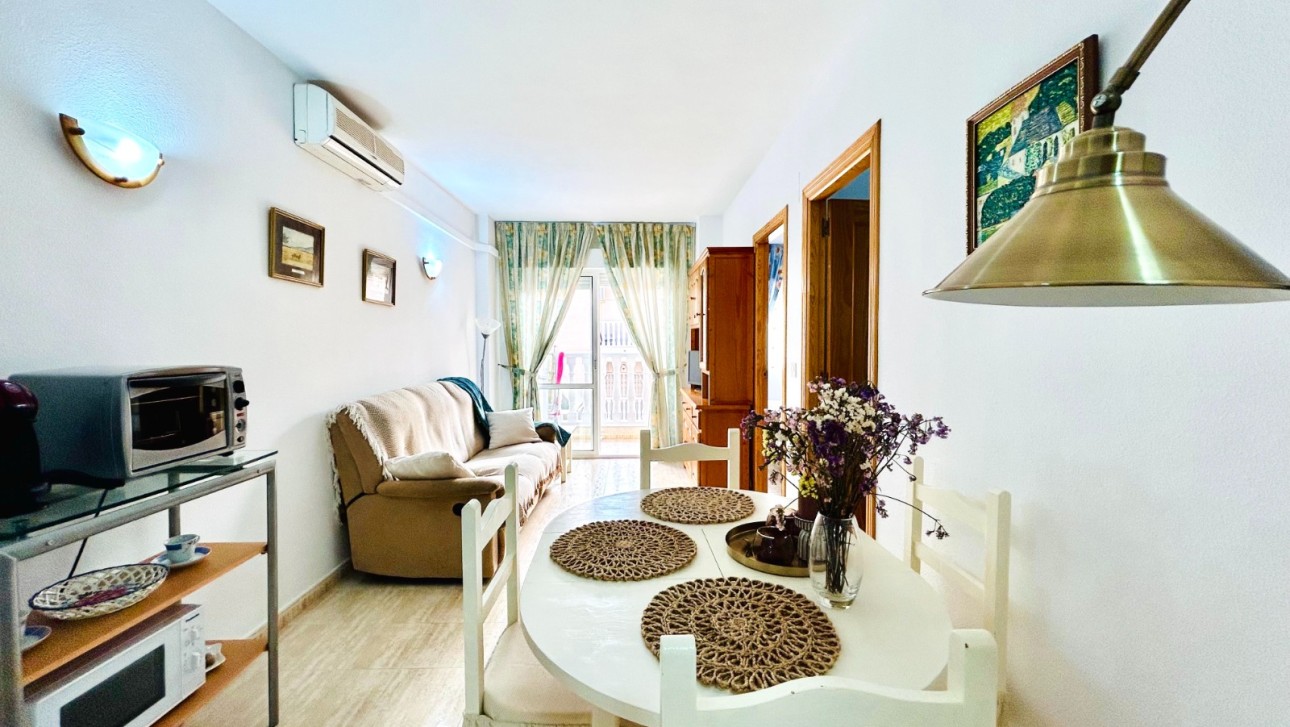 Resale - Apartment - Torrevieja - Centro