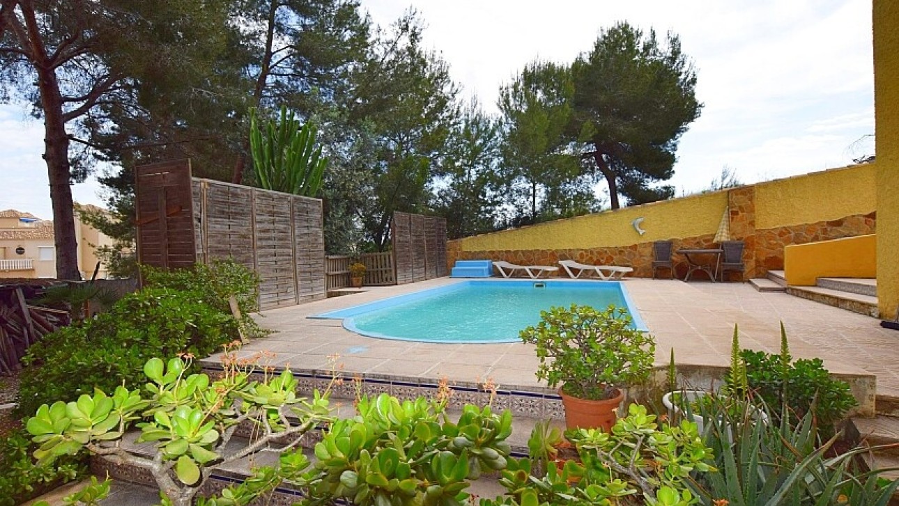 Resale - Villa - Orihuela Costa - Villamartin area