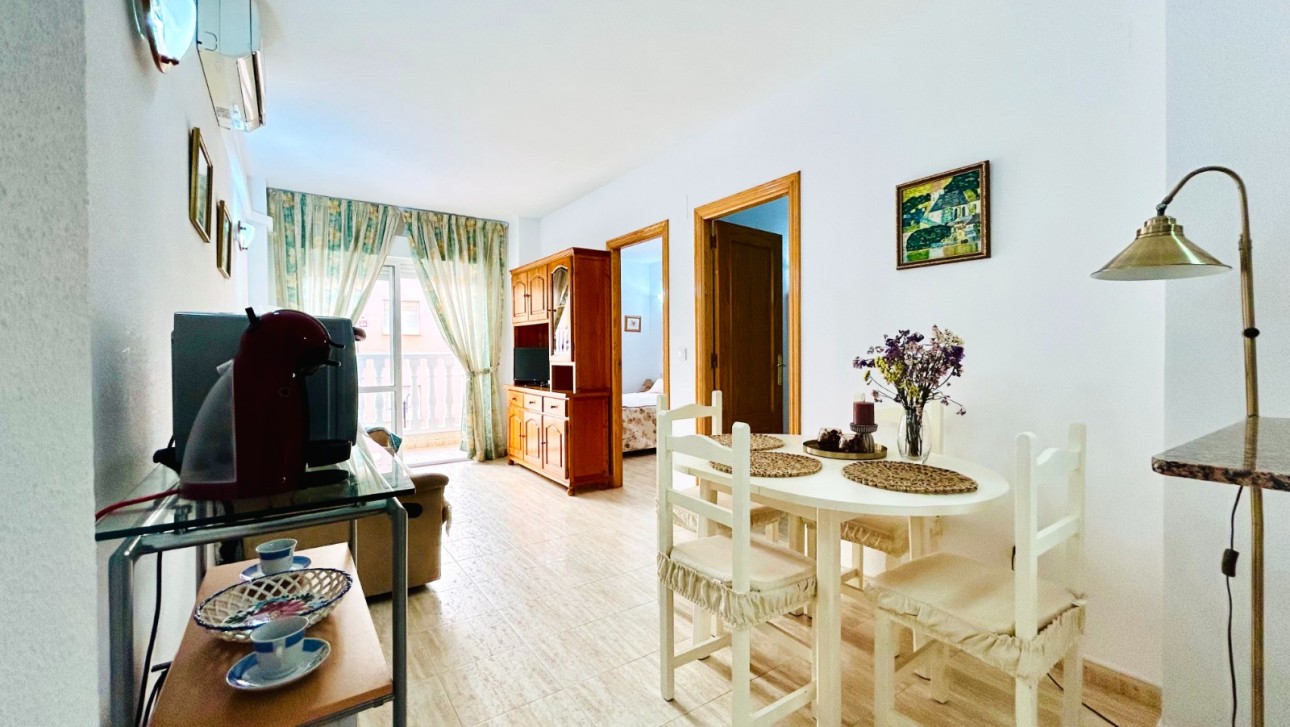 Resale - Apartment - Torrevieja - Centro