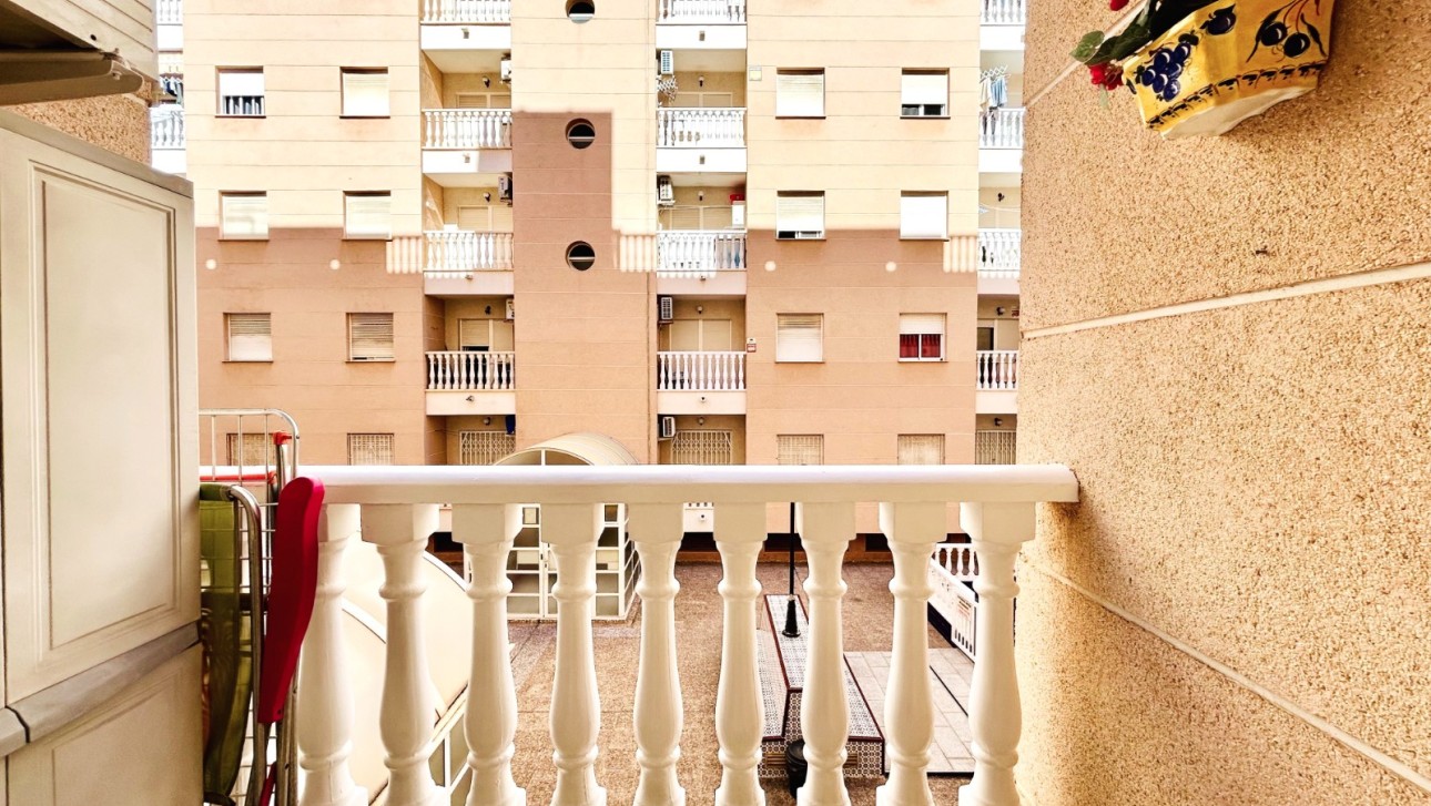 Resale - Apartment - Torrevieja - Centro