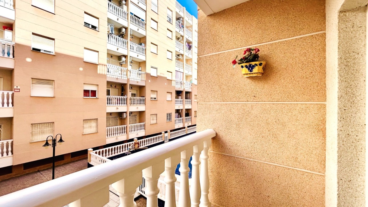 Resale - Apartment - Torrevieja - Centro