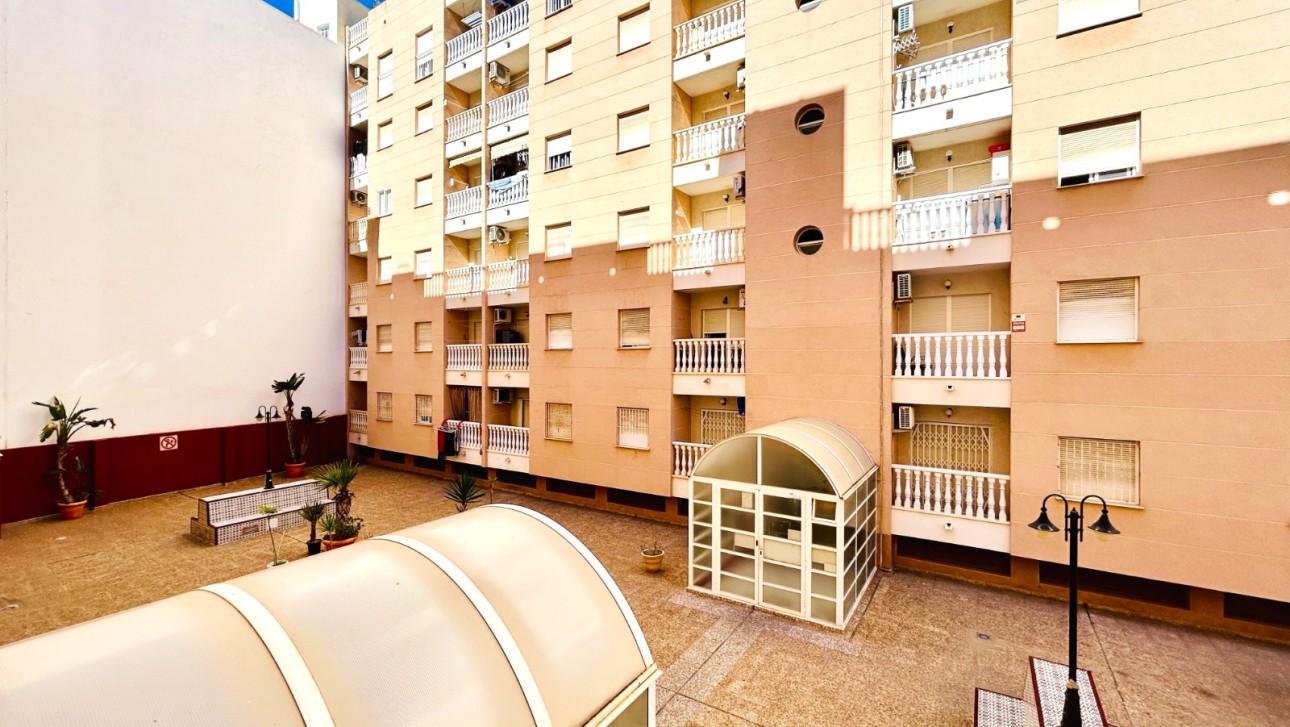Resale - Apartment - Torrevieja - Centro
