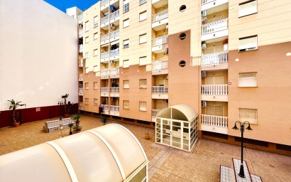 Resale - Apartment - Torrevieja - Centro
