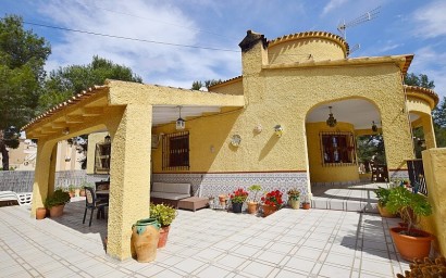 Resale - Villa - Orihuela Costa - Villamartin area