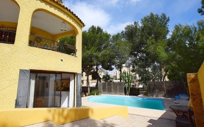 Resale - Villa - Orihuela Costa - Villamartin area