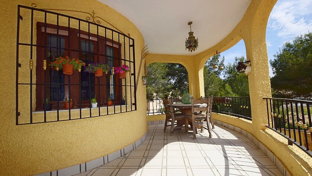 Resale - Villa - Orihuela Costa - Villamartin area