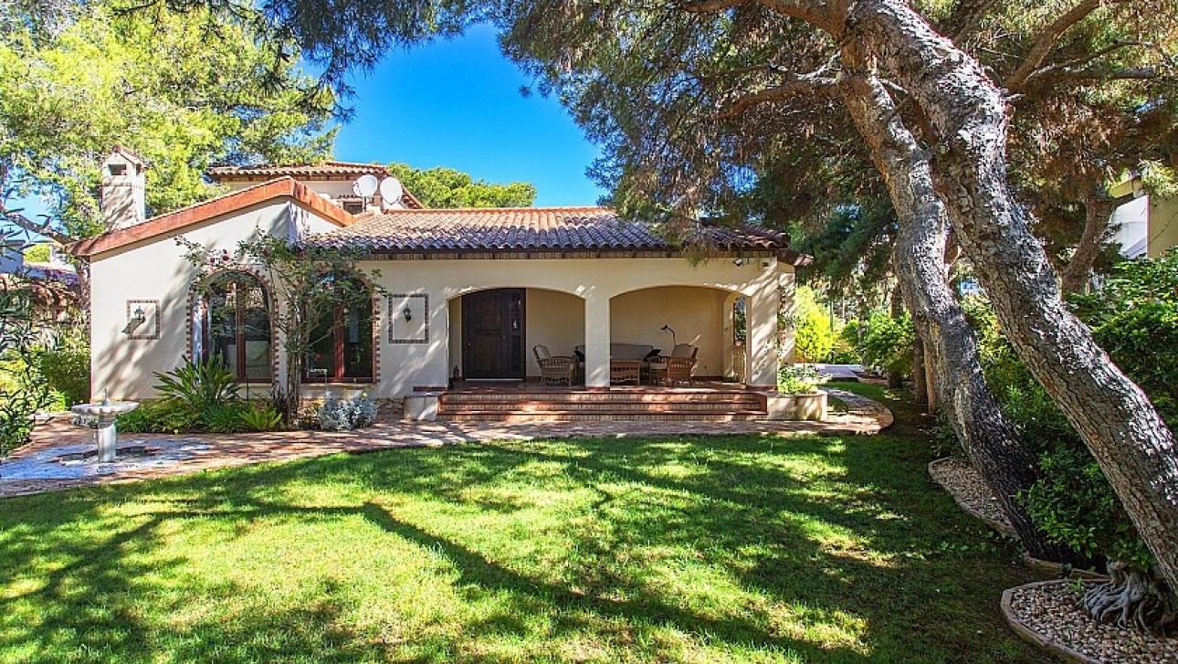 Resale - Villa - Punta Prima