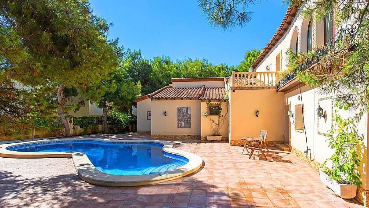 Resale - Villa - Punta Prima