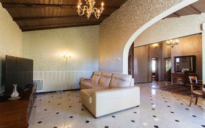 Resale - Villa - Punta Prima