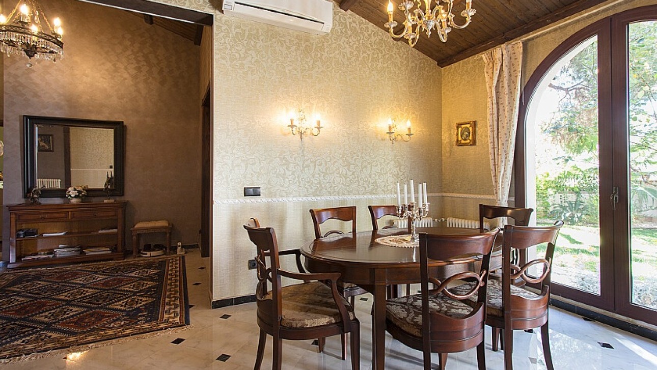 Resale - Villa - Punta Prima