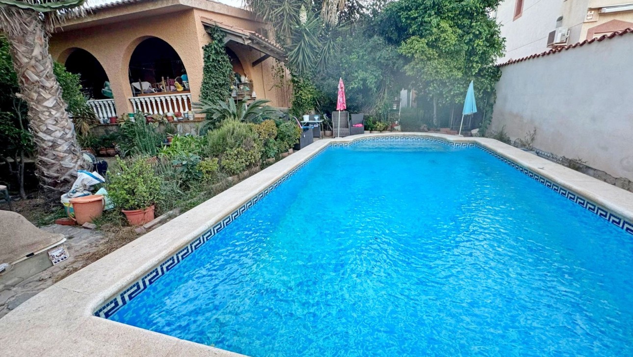 Revente - Villa - Torrevieja - Calas - norte ciudad