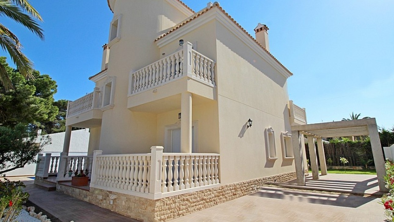 Resale - Villa - Orihuela Costa - Cabo Roig