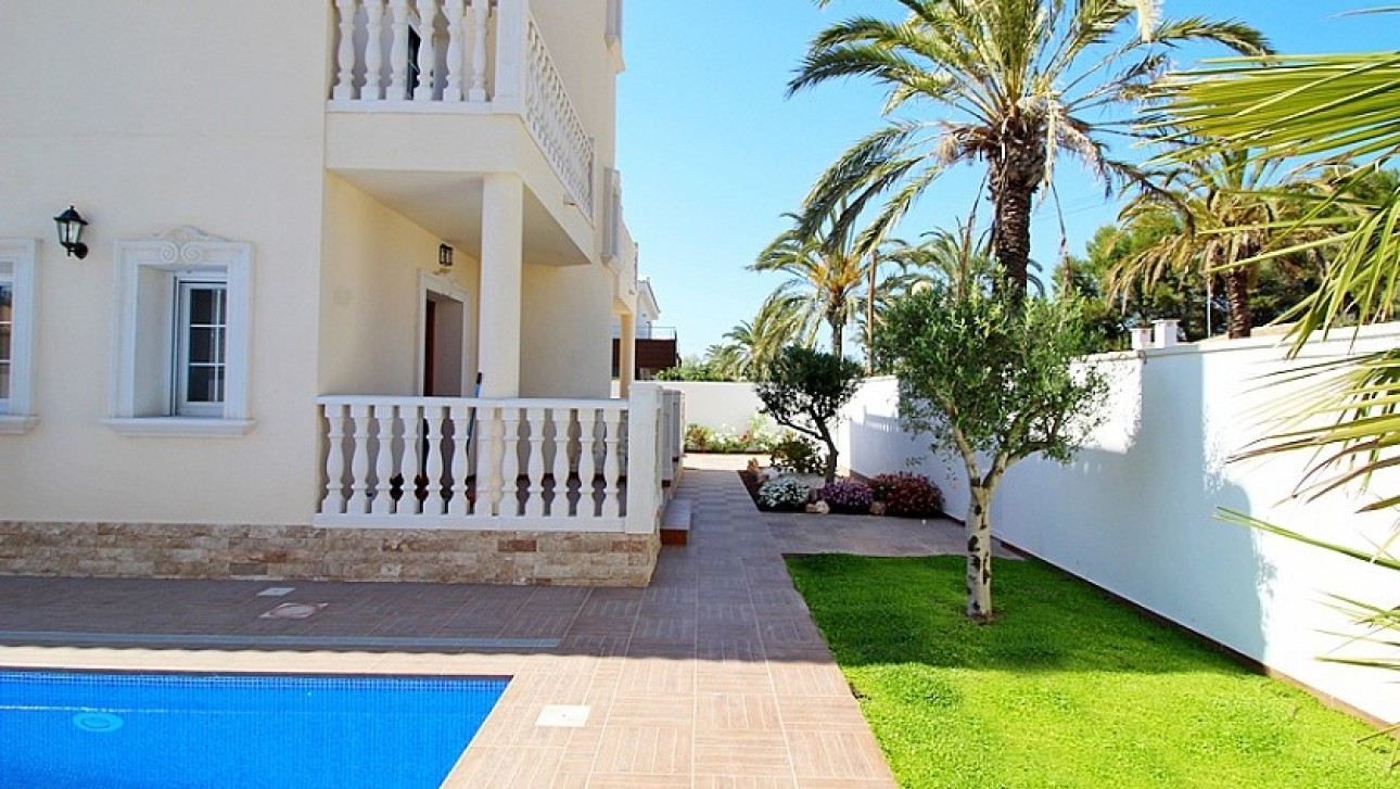 Resale - Villa - Orihuela Costa - Cabo Roig