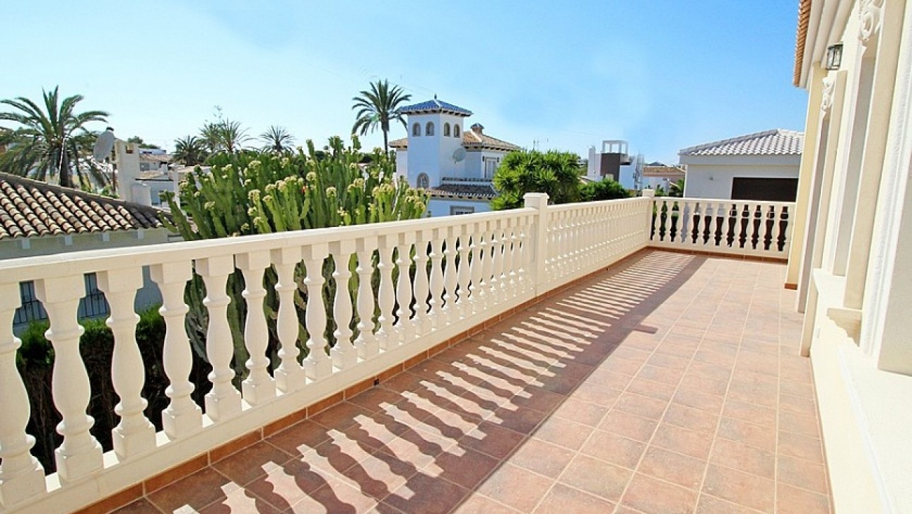 Resale - Villa - Orihuela Costa - Cabo Roig