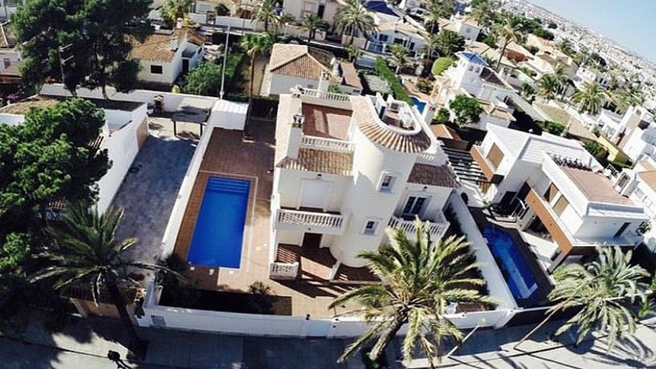 Resale - Villa - Orihuela Costa - Cabo Roig