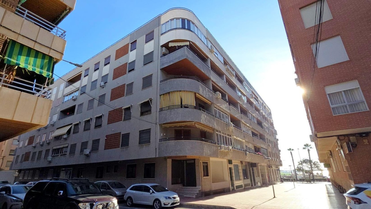 Herverkoop - Apartment - Torrevieja - Playa del Acequión