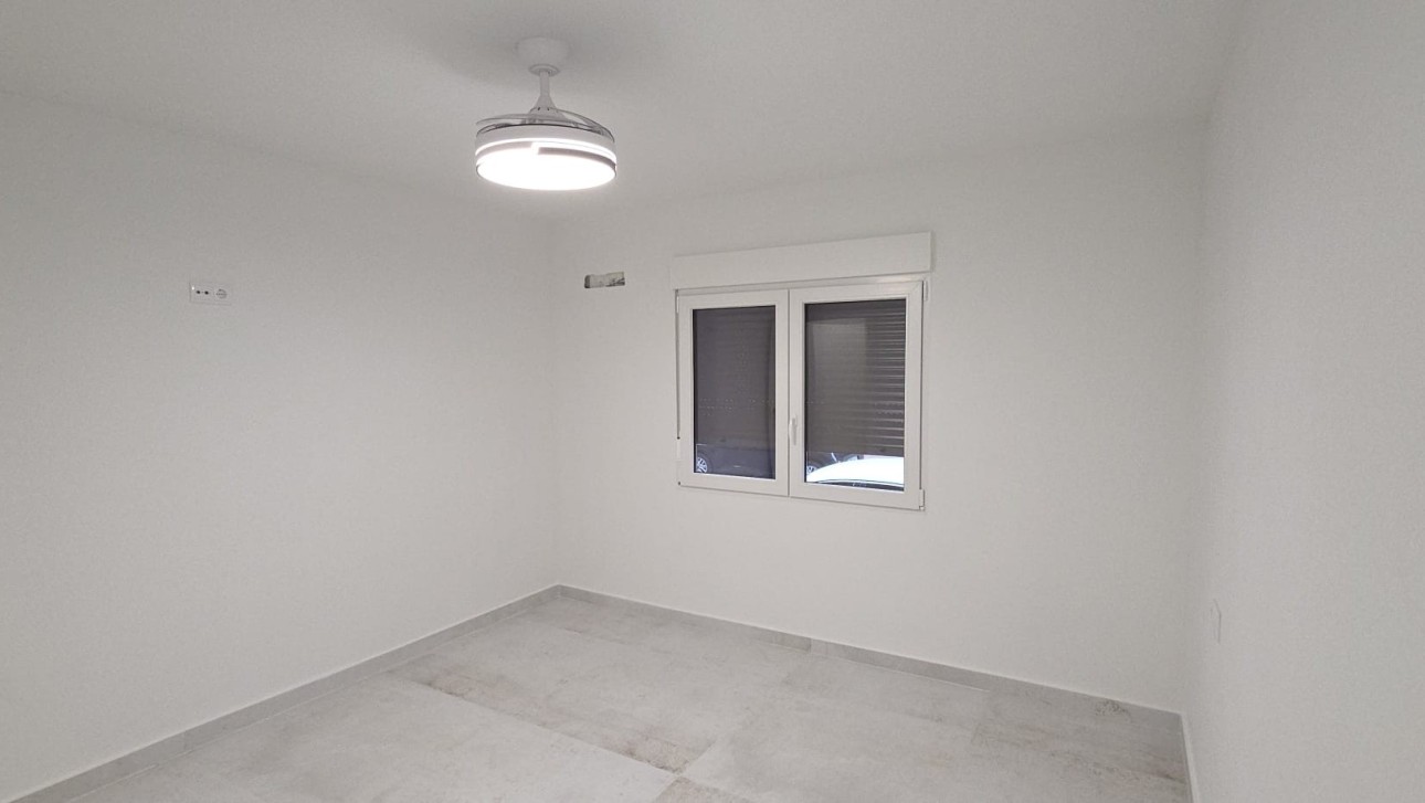 Herverkoop - Apartment - Torrevieja - Playa del Acequión