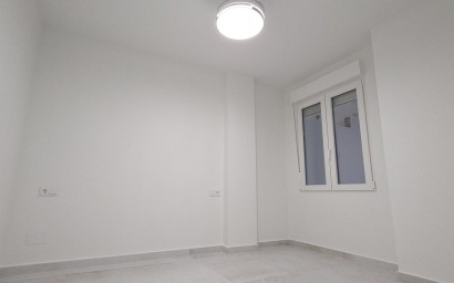 Herverkoop - Apartment - Torrevieja - Playa del Acequión