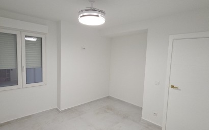 Herverkoop - Apartment - Torrevieja - Playa del Acequión