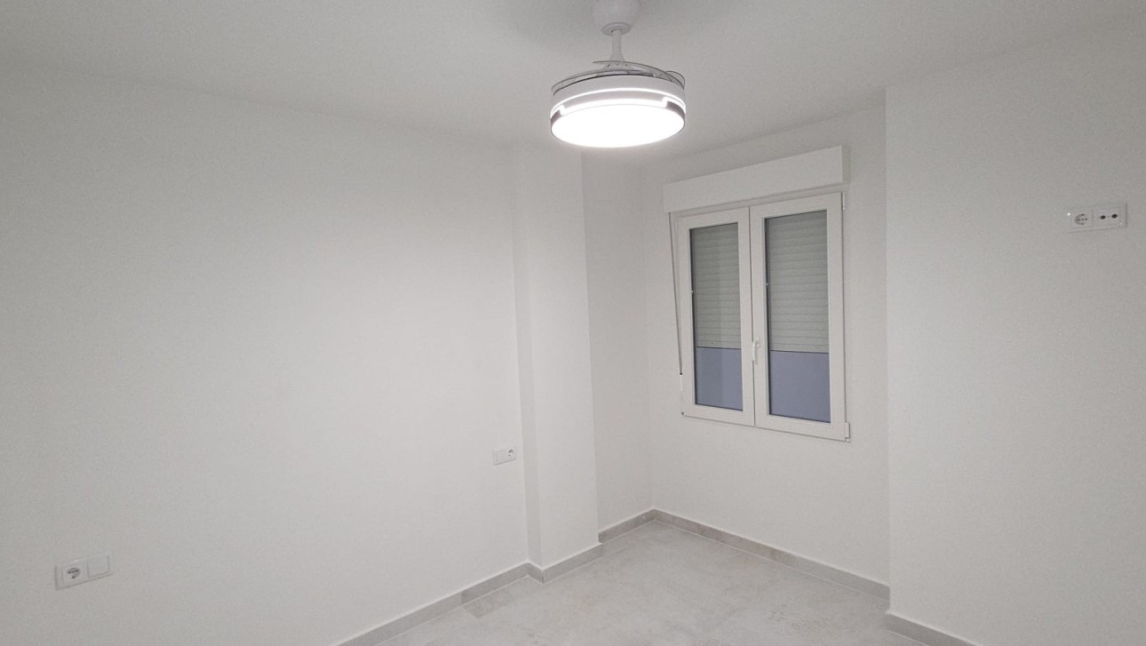 Herverkoop - Apartment - Torrevieja - Playa del Acequión