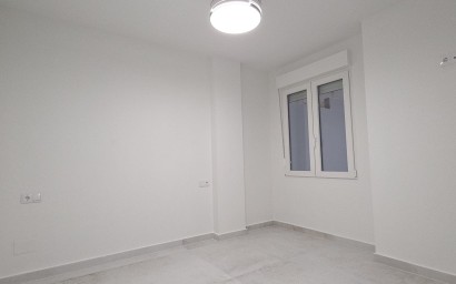 Herverkoop - Apartment - Torrevieja - Playa del Acequión