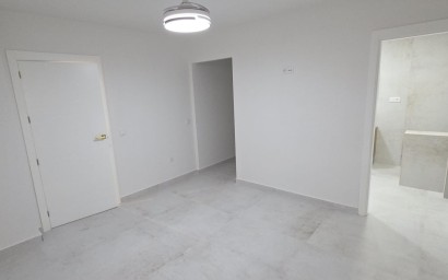 Herverkoop - Apartment - Torrevieja - Playa del Acequión