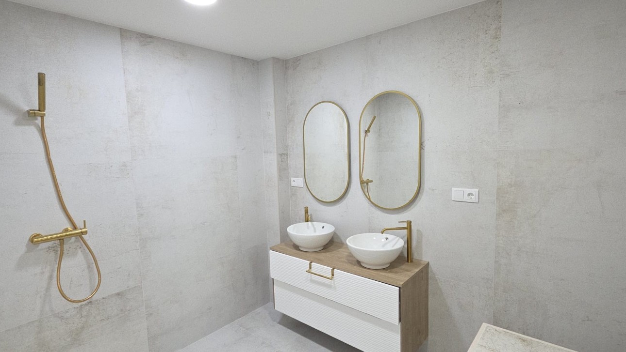 Herverkoop - Apartment - Torrevieja - Playa del Acequión