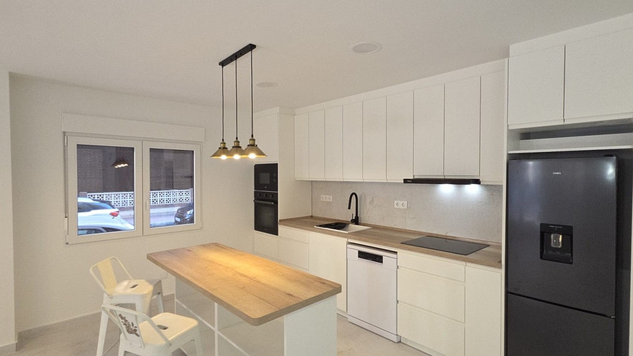 Herverkoop - Apartment - Torrevieja - Playa del Acequión