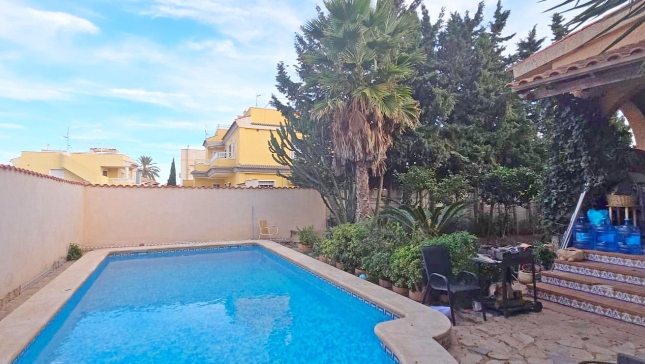 Reventa - Villa - Torrevieja - Calas - norte ciudad