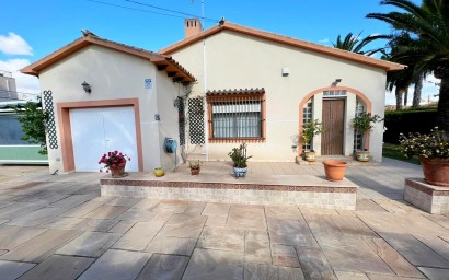 Resale - Villa - Cabo Roig