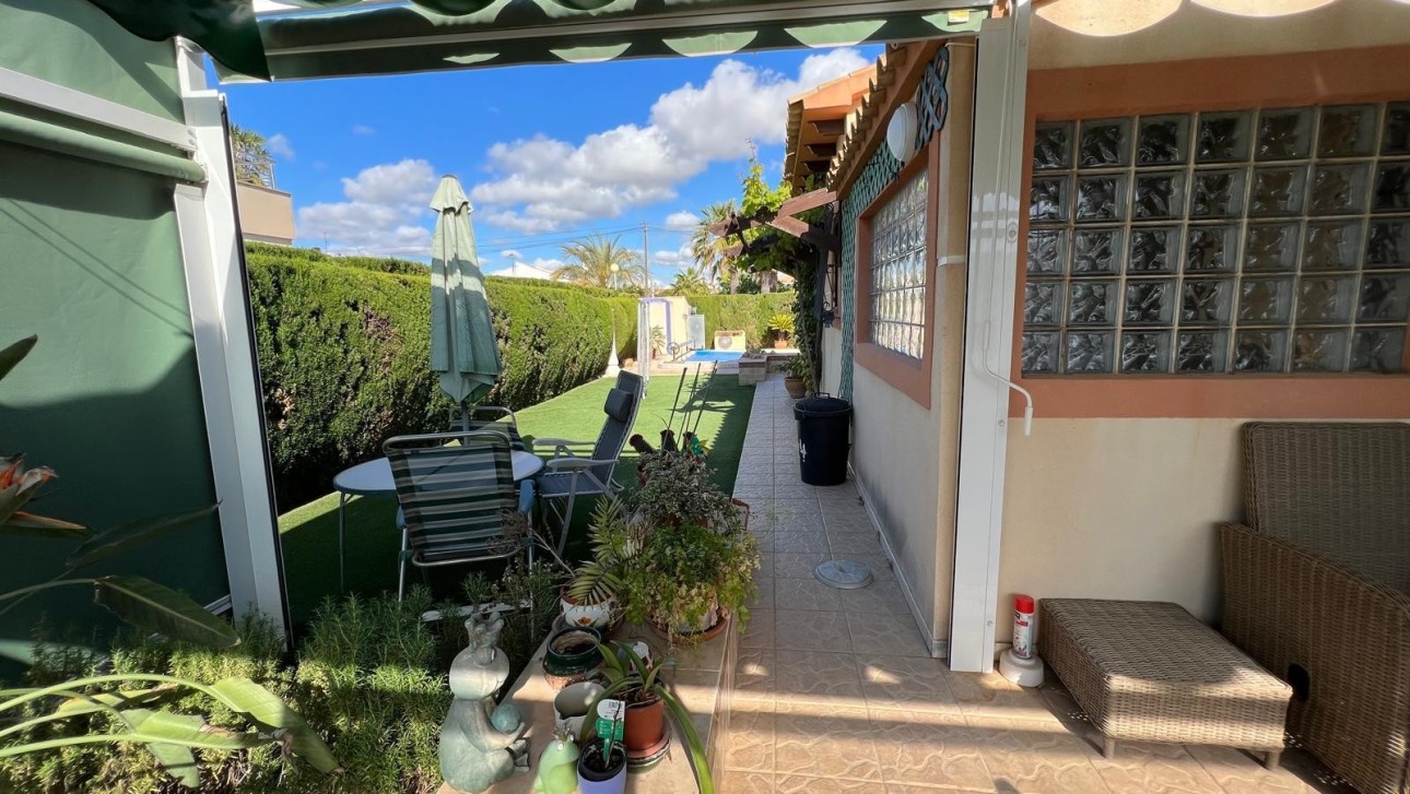 Resale - Villa - Cabo Roig