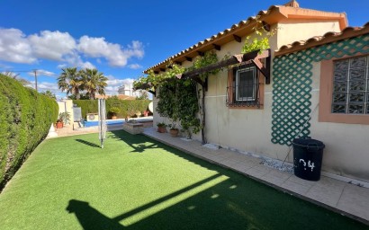 Resale - Villa - Cabo Roig