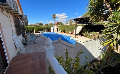 Resale - Villa - Cabo Roig