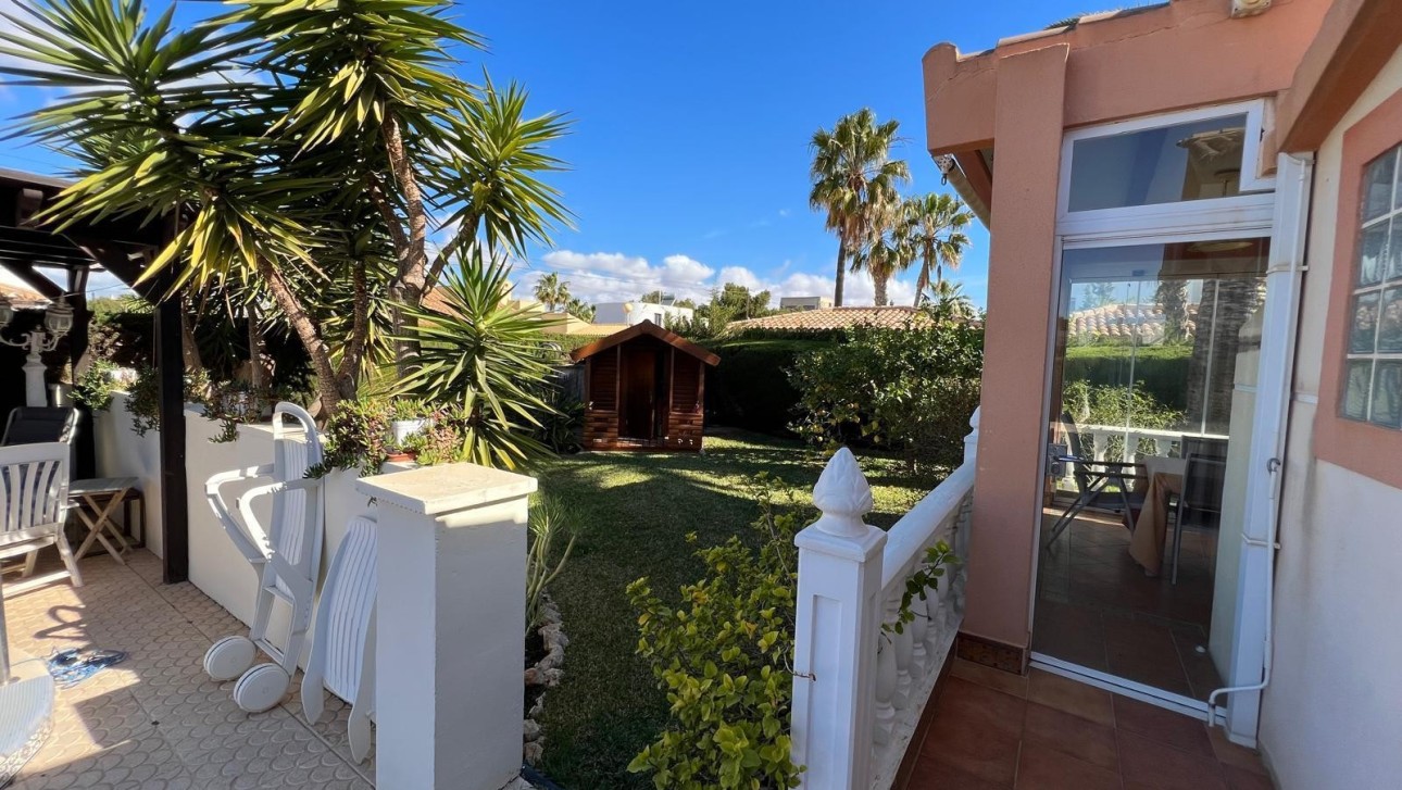 Resale - Villa - Cabo Roig