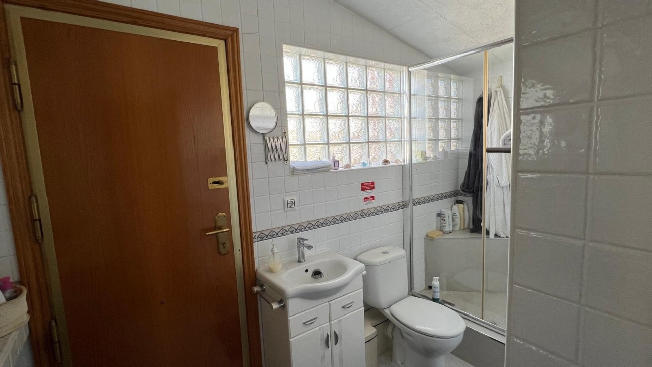 Resale - Villa - Cabo Roig