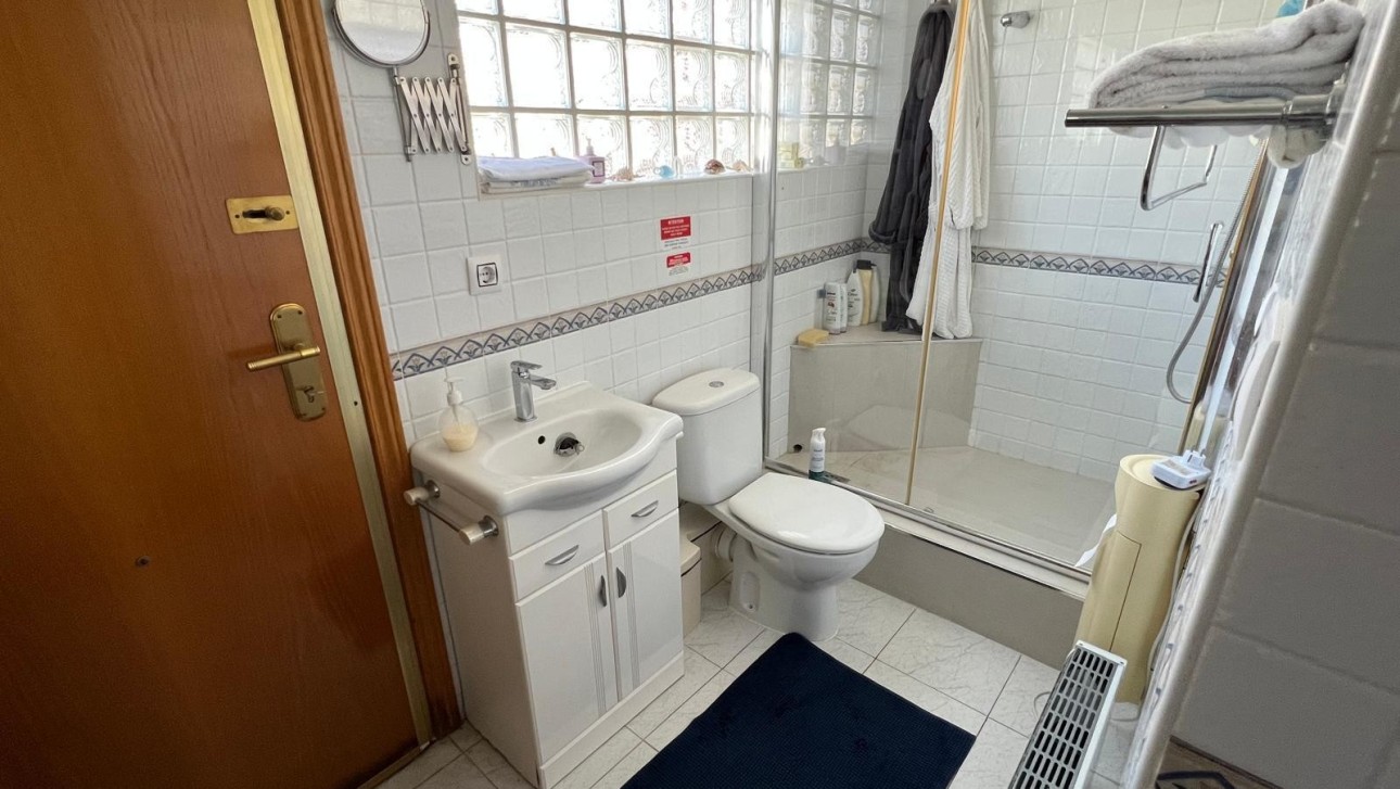 Resale - Villa - Cabo Roig