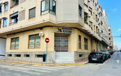 Resale - Commercial - Torrevieja - Centro