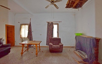 Odsprzedaż - Country house - Dolores