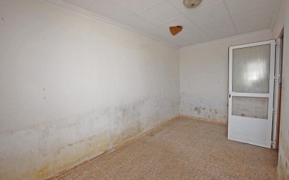 Odsprzedaż - Country house - Dolores