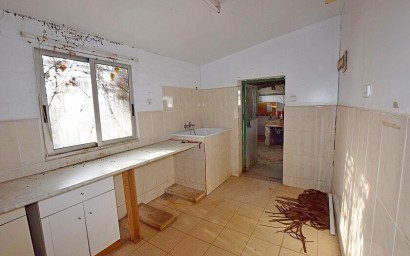 Odsprzedaż - Country house - Dolores