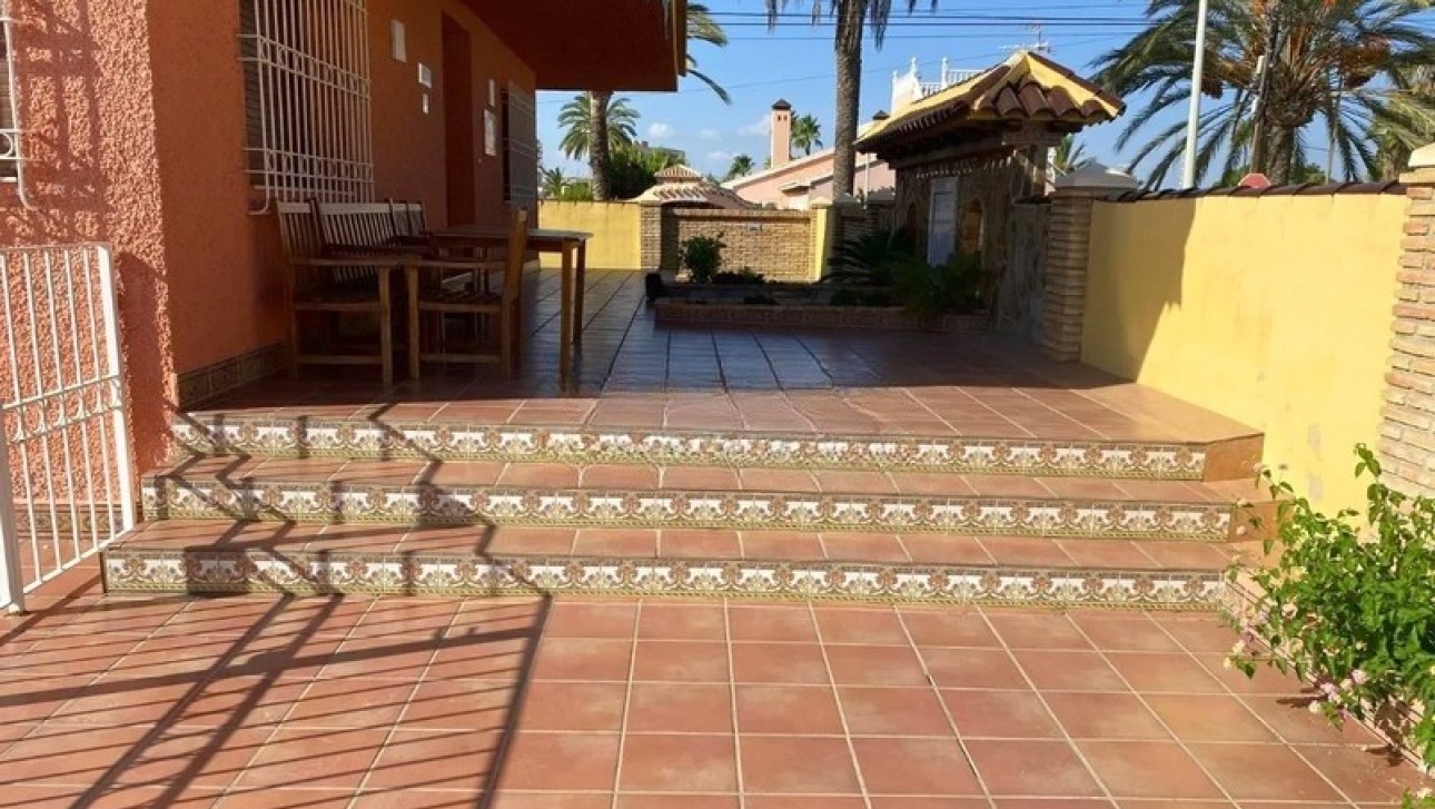Resale - Villa - Orihuela Costa - Cabo Roig