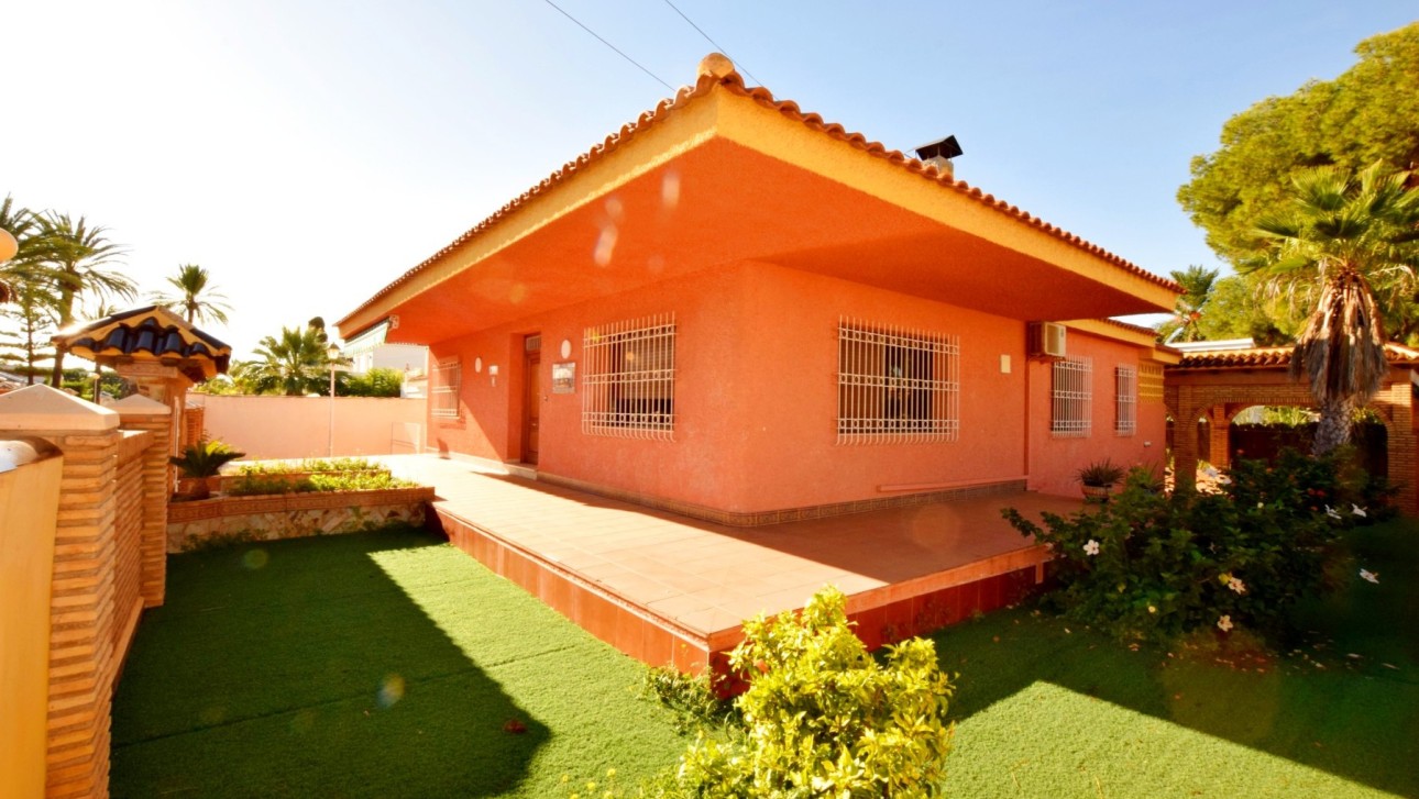Resale - Villa - Orihuela Costa - Cabo Roig